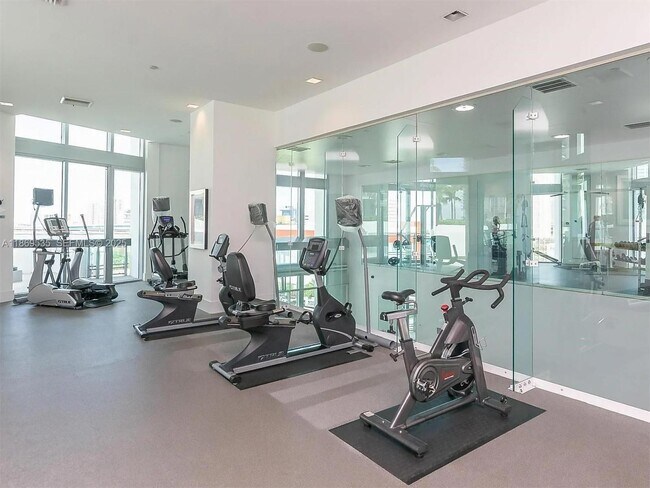 Building Photo - 350 S Miami Ave