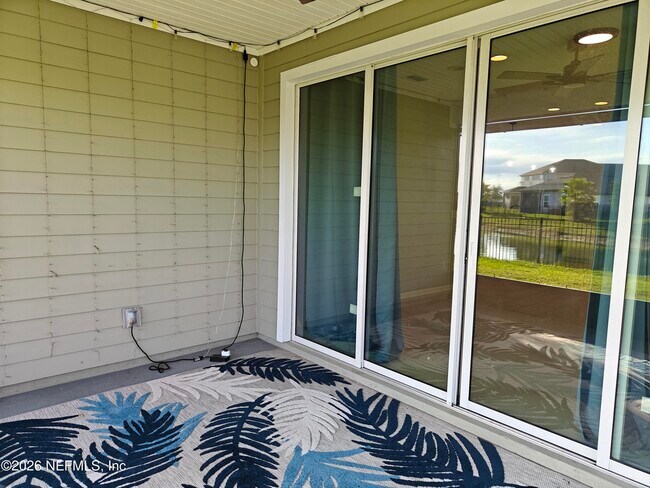 Building Photo - 1876 Amberly Dr