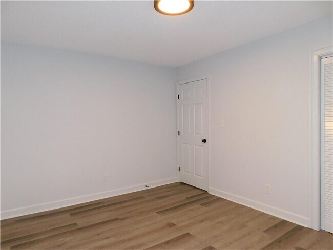 Building Photo - 183 Laurel Heights Dr