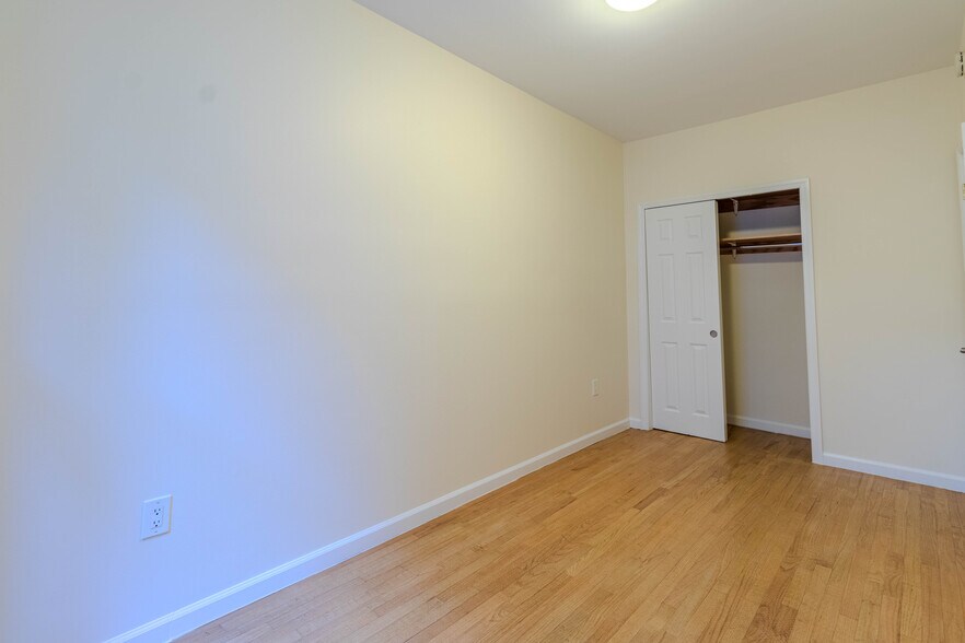 Building Photo - 321 E 51st St