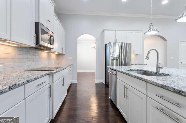 Building Photo - 330 La Perla Dr