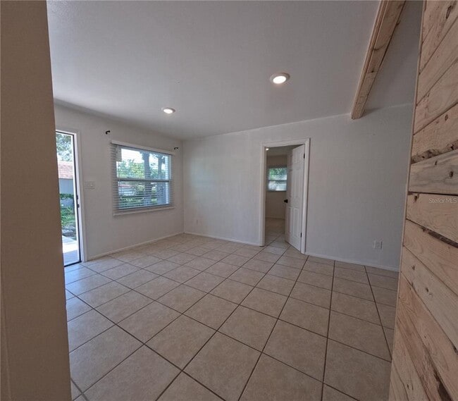 Building Photo - 809 Plumosa Ave