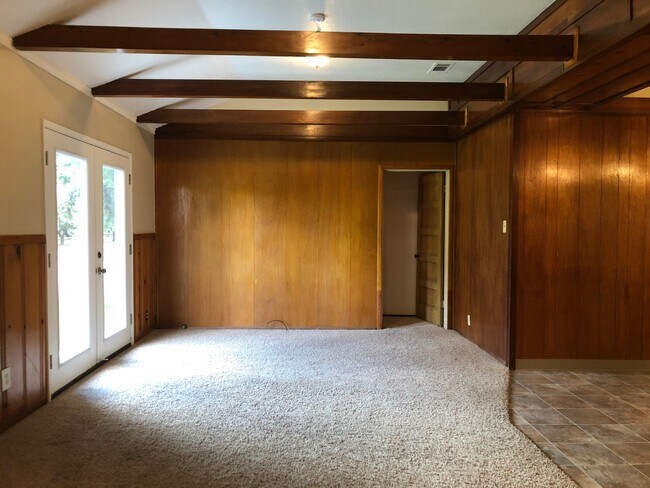 Building Photo - 1980 Sultana Dr