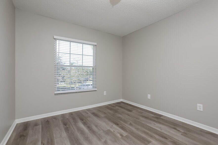 Building Photo - 2253 Heathwood Cir