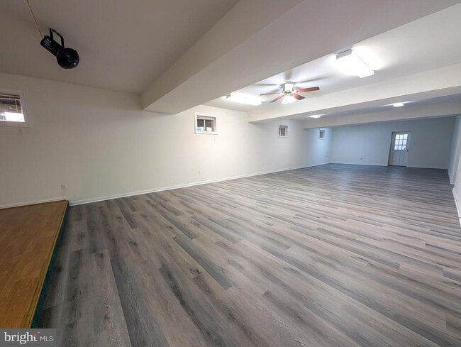 Building Photo - 6441 Lake Meadow Dr