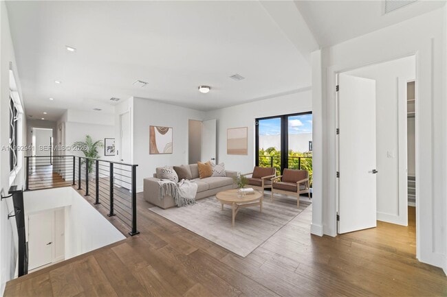 Building Photo - 16680 Botaniko Dr N