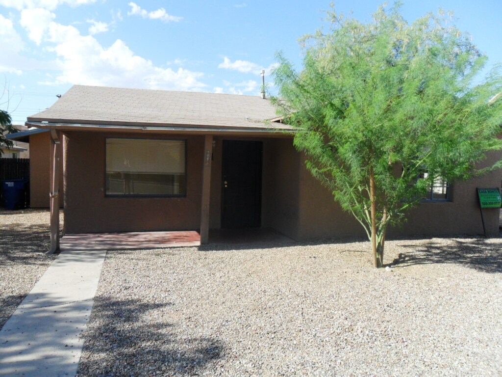 Unit #1 Entry - 832 E Adams St