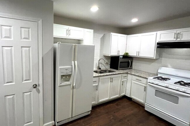 Building Photo - 3831 Cosby St