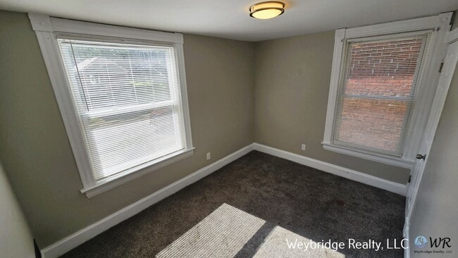 Building Photo - 4 Bedroom 1.5 Bathroom House in Norwood