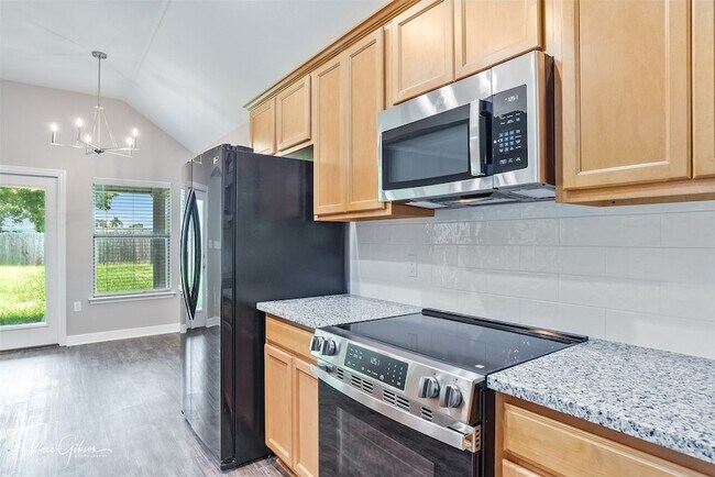 Building Photo - 3287 Grand Lake Dr