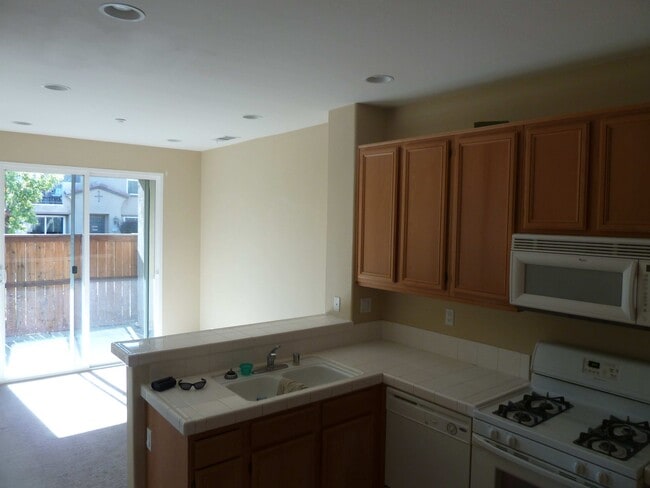 Building Photo - 41900 Davenport Way