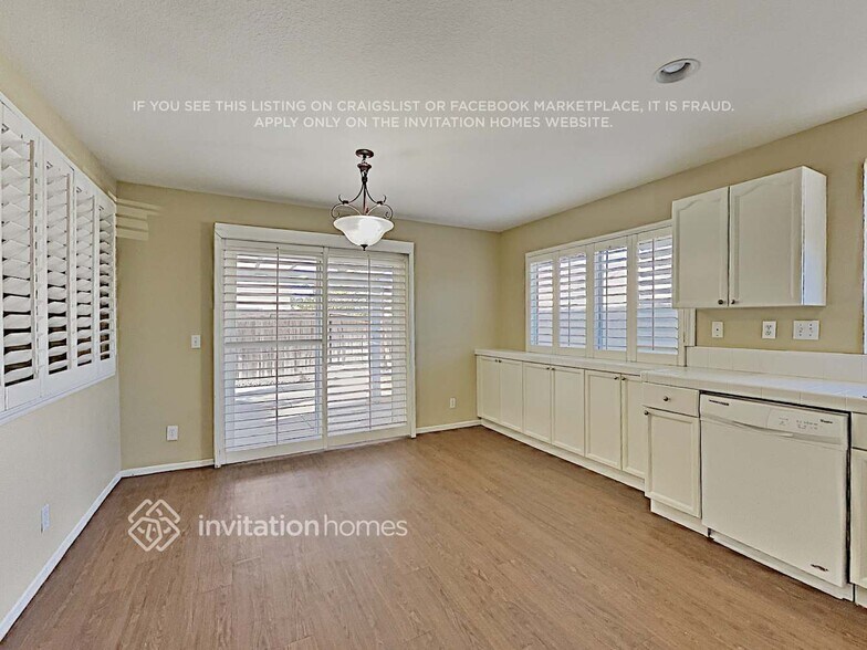 Building Photo - 892 Pathfinder Way