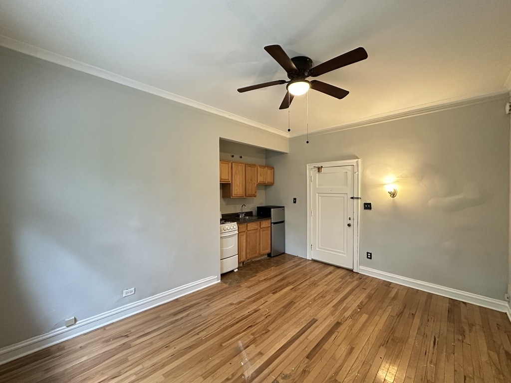 Building Photo - 4349 N Damen Ave