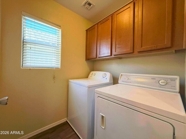 Building Photo - 1727 E Joseph Way