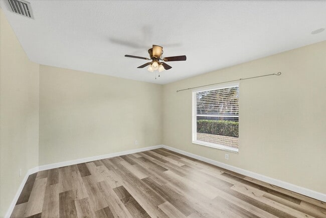 Building Photo - Annual Pool Home for Rent in Englewood