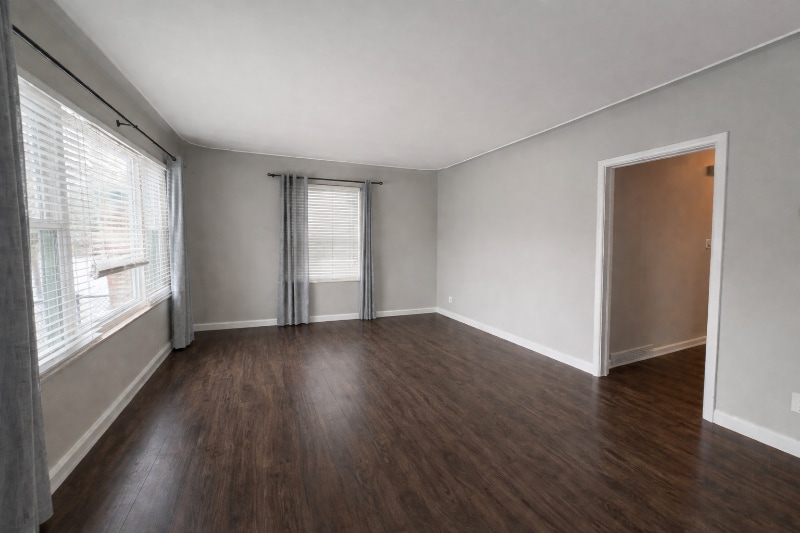 Building Photo - 5306 E 10th St