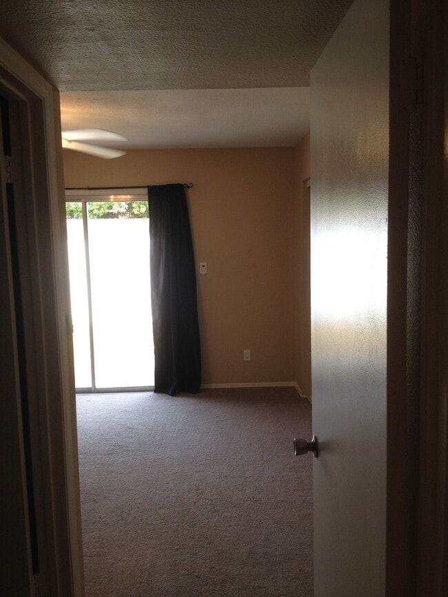 Building Photo - Palmdale