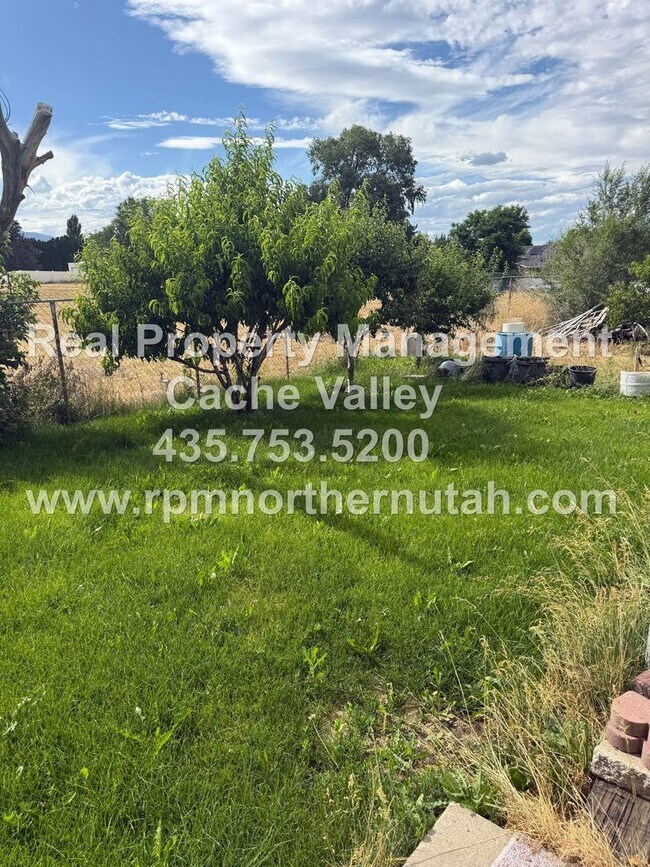 Building Photo - 357 N 200 W