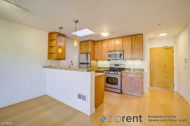 Building Photo - 1 br, 1 bath Condo - 470 Clementina Street...