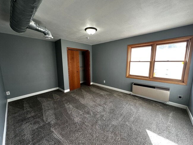 Building Photo - 326 S. First St.