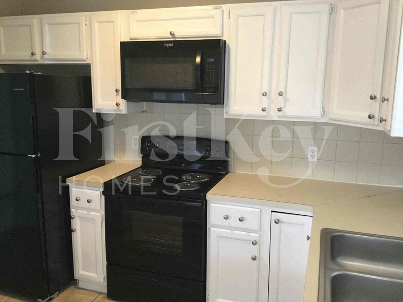 Building Photo - 5334 Riverport Dr