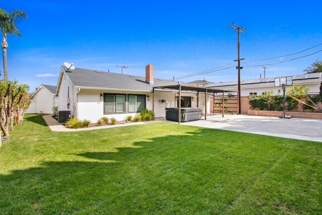Building Photo - Beautiful Rehabbed Home In Mesa Verde with...