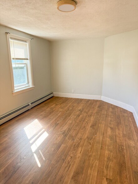 Bedroom 1 Angle 2 - 62 Fourth St