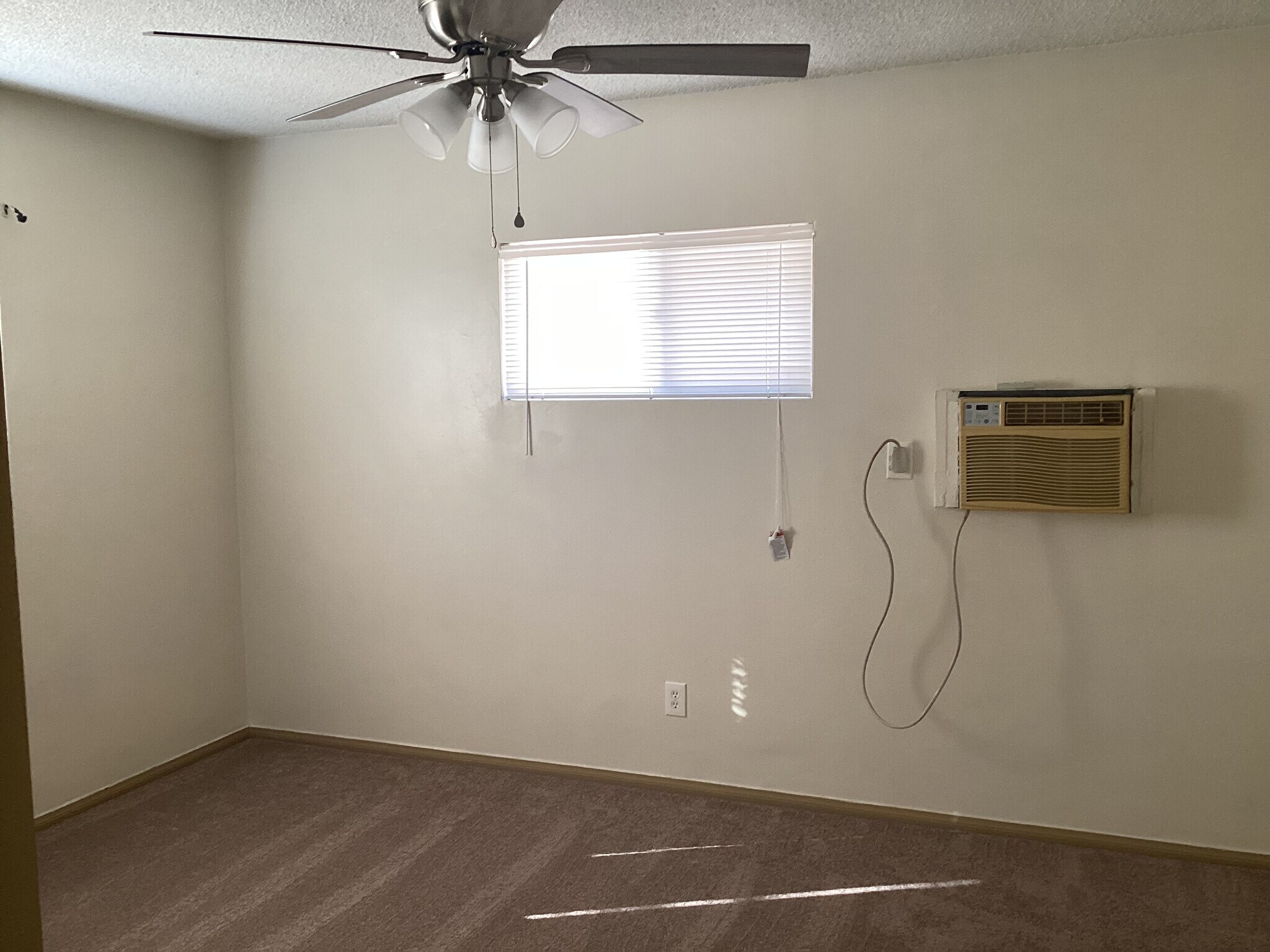 Building Photo - 138 N Vecino Dr
