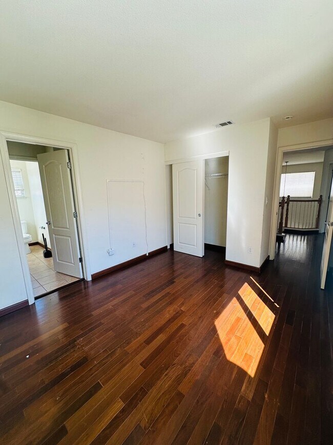 Building Photo - Beautiful 3 Bed, 2.5 Bath Home with Garage, Spacious Layout & Private Yard in Desirable Hercules ...