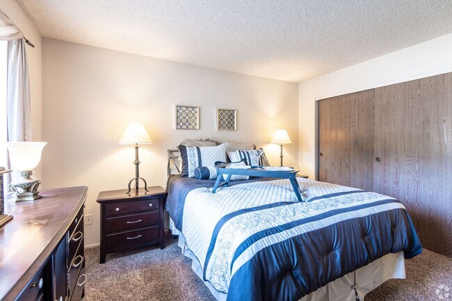 Building Photo - Sunflorin Village Apartments