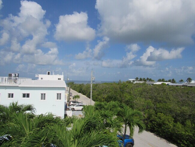 Building Photo - 103 Starfish Ln