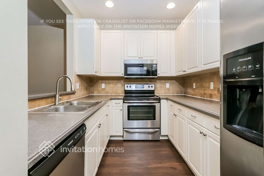 Building Photo - 4110 Greenway Dr