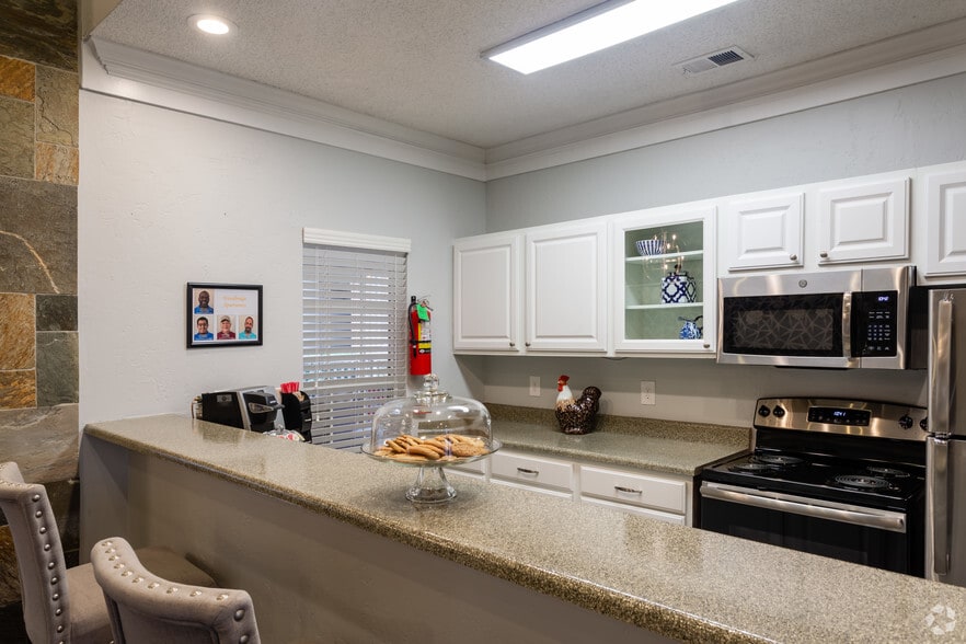 Woodbridge 2700 Martin Dr Bedford TX 76021 Apartment Finder