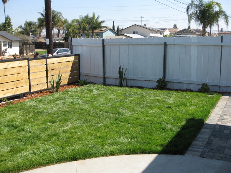 Building Photo - 1641 Evergreen Ave