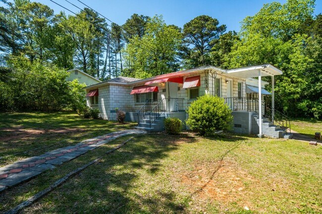 Building Photo - Newly Renovated 3-Bed, 2-Bath Home in Birm...