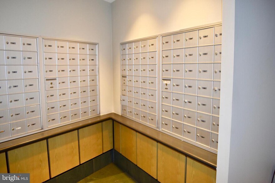 Building Photo - 400 Massachusetts Ave NW