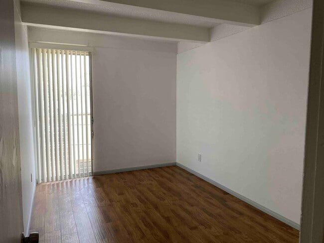 Bedroom 2 - 1640 N Hobart Blvd