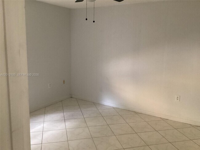 Building Photo - 2079 NE 167th St
