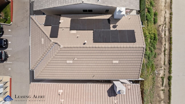Building Photo - 20300 Vanowen St