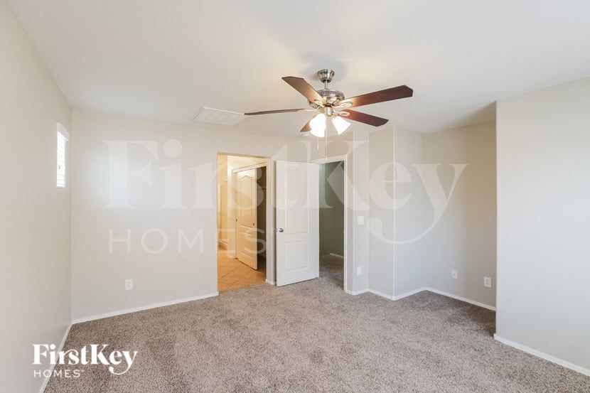 Building Photo - 2226 S Buckaroo Trail