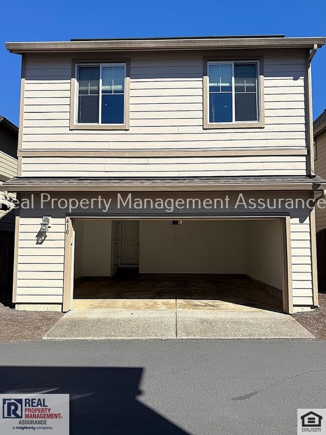 Building Photo - 410 SW Basilone Terrace