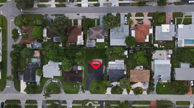 Building Photo - 713 SW 4th Ct