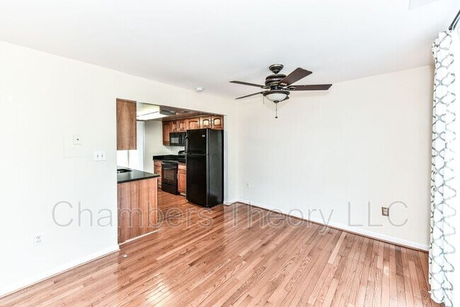 Building Photo - 8088 Edinburgh Dr