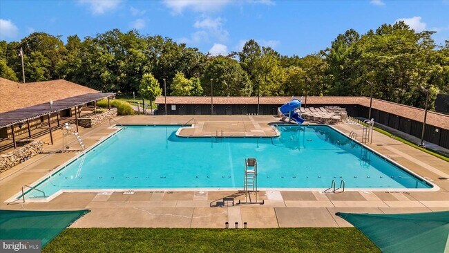 Building Photo - 6042 Fallfish Ct