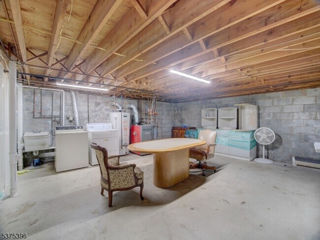 Building Photo - 18 Jani Ct