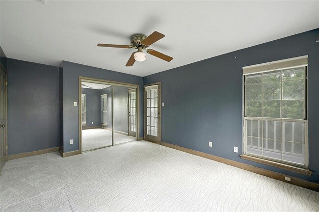 Building Photo - 3605 Silver Hill Cir