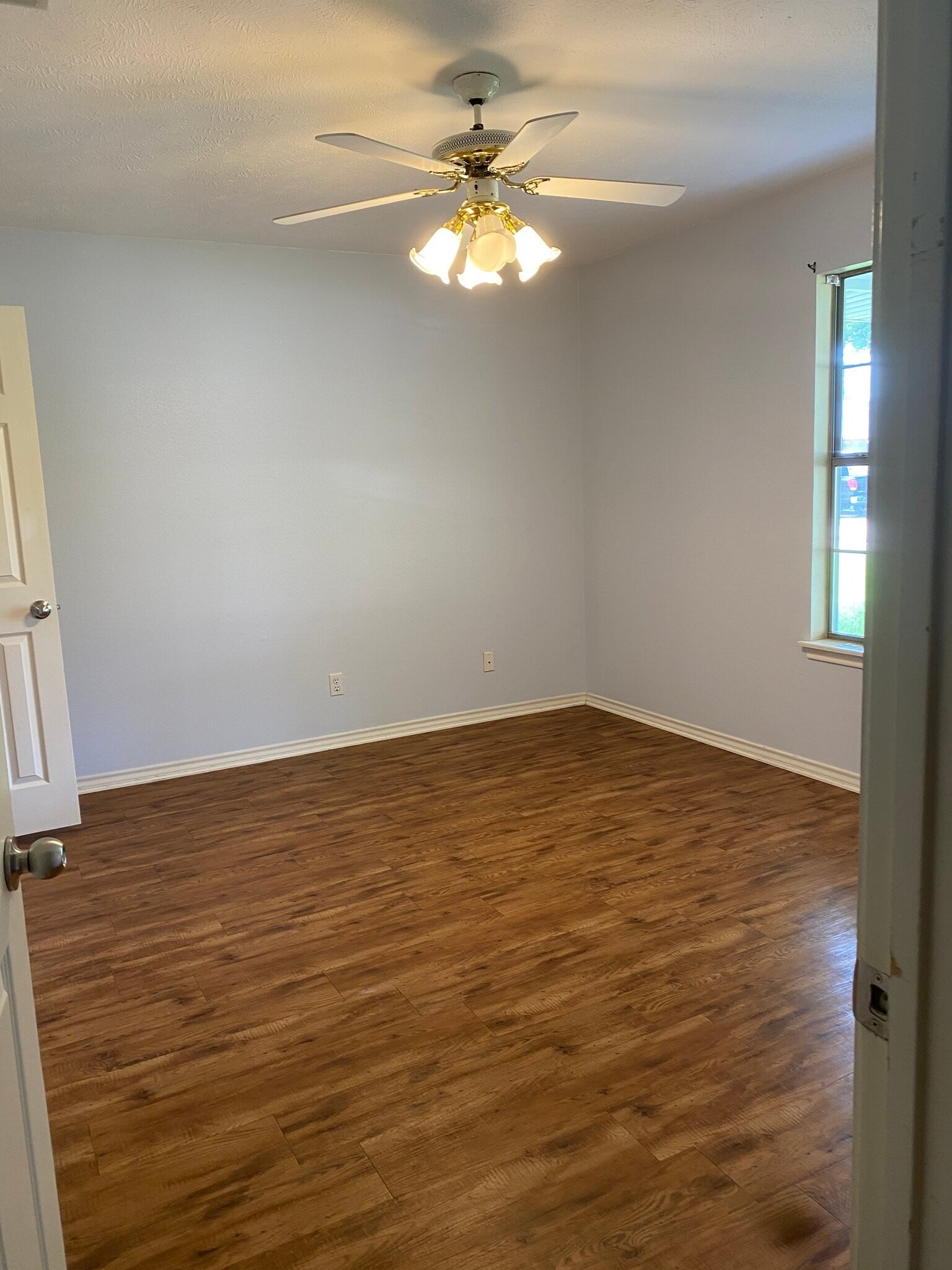 Building Photo - 5606 Cliffwood Dr