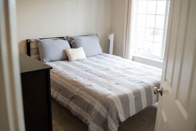 Building Photo - 6903 Gold Kings Ave