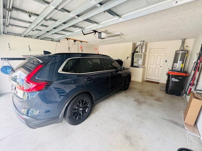 Building Photo - Furnished in gated 55+ golf community