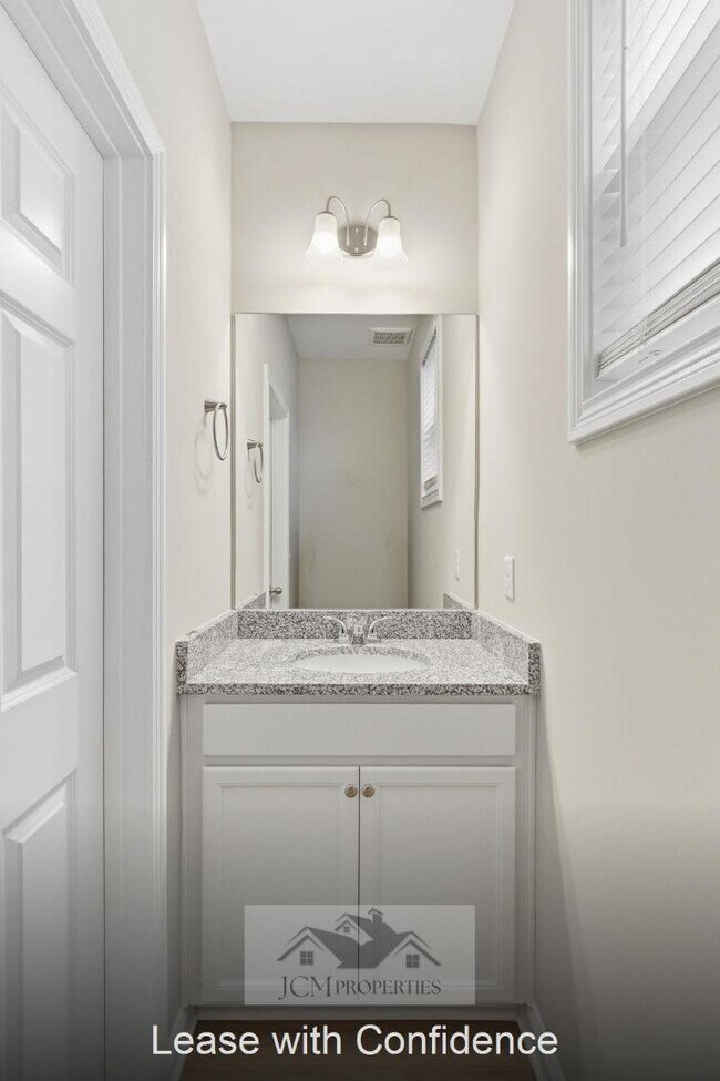 Building Photo - 104 Lambert Fld